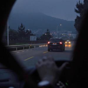 日本疯狂吮乳吸奶头
