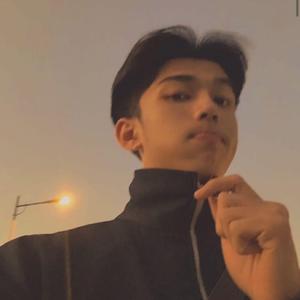 日本疯狂吮乳吸奶头
